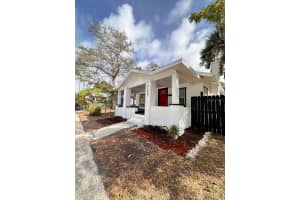 2100 Auburn St S, ST PETERSBURG