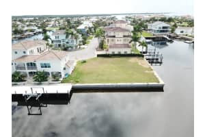 5415 CAPTAINS COURT, NEW PORT RICHEY, FL 34652 - MLS#MFRTB8453492
