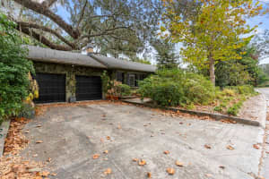 617 RIVERHILLS DRIVE, TEMPLE TERRACE, FL 33617 - MLS#MFRTB8453607