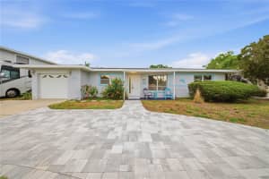 6725 17TH LANE, ST PETERSBURG, FL 33702 - MLS#MFRTB8453615