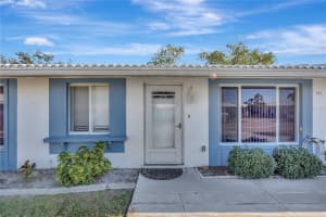 511 CIRCLEWOOD DRIVE, VENICE, FL 34293 - MLS#MFRTB8453708