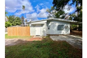 18107 Lake Front Dr, LUTZ