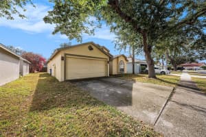 1653 PORTSMOUTH LAKE DRIVE, BRANDON, FL 33511 - MLS#MFRTB8453912