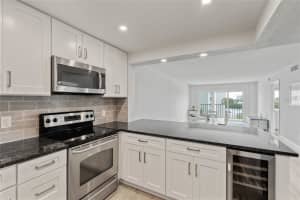 51 ISLAND WAY, CLEARWATER BEACH, FL 33767 - MLS#MFRTB8453918