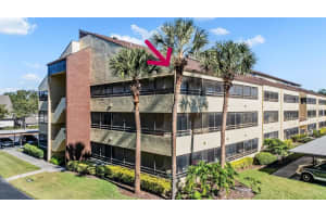 13612 VILLAGE DRIVE, TAMPA, FL 33618 - MLS#MFRTB8454146