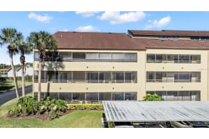 13612 VILLAGE DRIVE, TAMPA, FL 33618 - MLS#MFRTB8454146