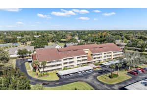 13612 VILLAGE DRIVE, TAMPA, FL 33618 - MLS#MFRTB8454146