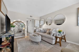 7770 DR MARTIN LUTHER KING JR STREET, ST PETERSBURG, FL 33702 - MLS#MFRTB8454151