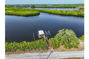 1706 SAFFOLD PARK DRIVE, RUSKIN, FL 33570 - MLS#MFRTB8454226