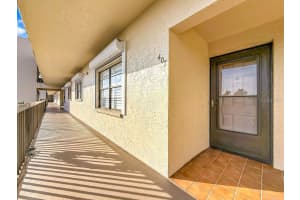 8198 TERRACE GARDEN DRIVE, ST PETERSBURG, FL 33709 - MLS#MFRTB8454254