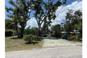 1619 SUPONIC AVENUE, SARASOTA, FL 34243 - MLS#MFRTB8454462