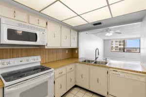 6279 SUN BOULEVARD, ST PETERSBURG, FL 33715 - MLS#MFRTB8454646