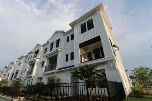 7200 SUTTON LANE, SARASOTA, FL 34240 - MLS#MFRTB8454734