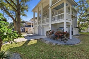 385 CAROLINA AVENUE, PALM HARBOR, FL 34683 Sold 01/12/26
