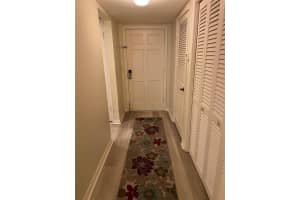 10355 CARROLLWOOD LANE, TAMPA, FL 33618 - MLS#MFRTB8454878