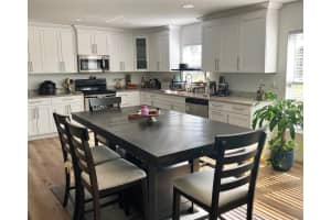 2101 QUEENSBORO AVENUE, ST PETERSBURG, FL 33712 - MLS#MFRTB8454897