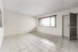 400 VILLAGE GREEN CIRCLE, PALM SPRINGS, FL 33461 - MLS#MFRTB8454941