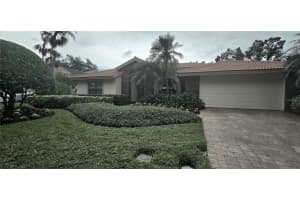 870 Sand Pine Dr Ne, ST PETERSBURG
