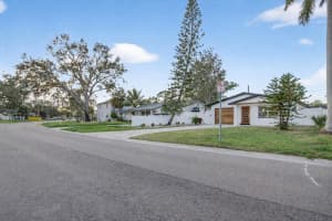 1927 SHORE ACRES BOULEVARD, ST PETERSBURG, FL 33703 - MLS#MFRTB8455466