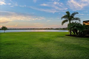 11427 LAKE LUCAYA DRIVE, RIVERVIEW, FL 33579 - MLS#MFRTB8455589