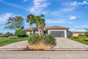 2001 MASSACHUSETTS AVENUE, ST PETERSBURG, FL 33703 - MLS#MFRTB8455886