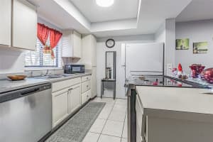 4010 OAK LIMB COURT, TAMPA, FL 33614 - MLS#MFRTB8455900