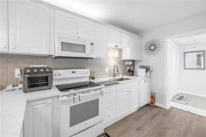 3723 59TH STREET, ST PETERSBURG, FL 33710 - MLS#MFRTB8455944