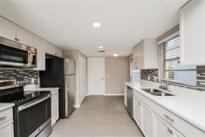 1625 CROSSRIDGE DRIVE, BRANDON, FL 33510 - MLS#MFRTB8456009