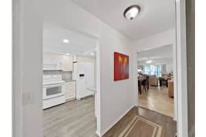 9700 STARKEY ROAD, SEMINOLE, FL 33777 - MLS#MFRTB8456061