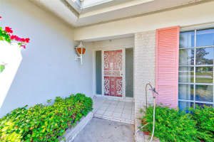 10421 IMPERIAL POINT DRIVE, LARGO, FL 33774 - MLS#MFRTB8456102