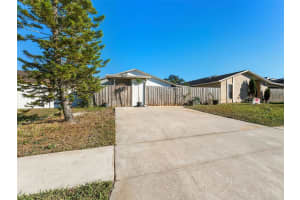 10707 CROWNGATE LANE, TAMPA, FL 33624 - MLS#MFRTB8456274