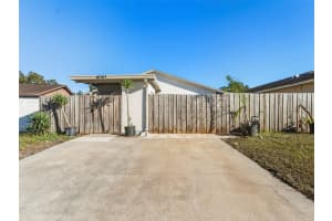 10707 CROWNGATE LANE, TAMPA, FL 33624 - MLS#MFRTB8456274