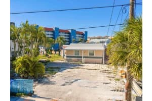 50 137TH AVENUE CIRCLE, MADEIRA BEACH, FL 33708 - MLS#MFRTB8456428