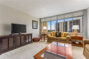 700 ISLAND WAY, CLEARWATER BEACH, FL 33767 - MLS#MFRTB8456487