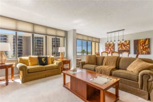 700 ISLAND WAY, CLEARWATER BEACH, FL 33767 - MLS#MFRTB8456487