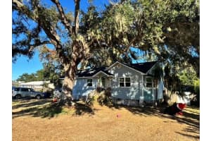 8812 Dyer Rd, RIVERVIEW