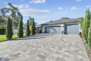 2713 CRESTFIELD DRIVE, VALRICO, FL 33596 - MLS#MFRTB8456574