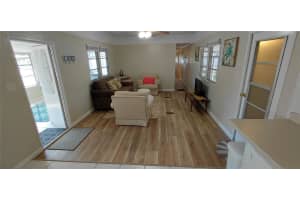 980 7th St Nw #72 Largo, FL 33770 - Off Market