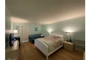 7150 TAMIAMI TRAIL, SARASOTA, FL 34243 - MLS#MFRTB8456986