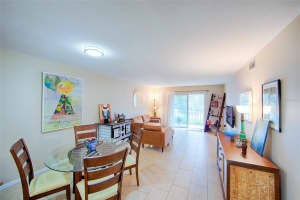 1860 MASSACHUSETTS AVENUE, ST PETERSBURG, FL 33703 - MLS#MFRTB8457021