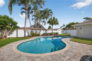 2043 TANGLEWOOD WAY, ST PETERSBURG, FL 33702 - MLS#MFRTB8457187