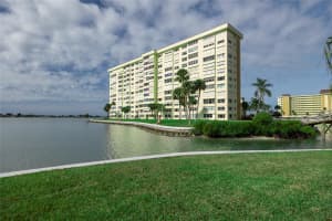 4775 Cove Cir #1002 St Petersburg, FL 33708 - Off Market