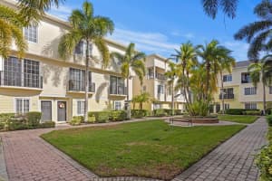 9817 MEADOW FIELD CIRCLE, TAMPA, FL 33626 - MLS#MFRTB8457573