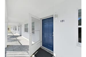 121 BRANDY WINE DRIVE, LARGO, FL 33771 - MLS#MFRTB8457673