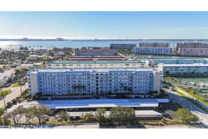 2850 59th St S #209, GULFPORT
