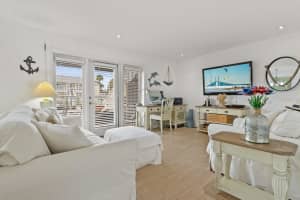 5215 COQUINA KEY DRIVE, ST PETERSBURG, FL 33705 - MLS#MFRTB8457811