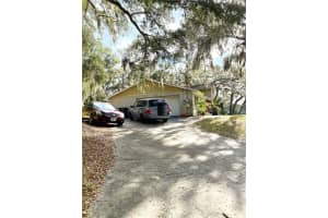 8301 RIVER OAKS COURT, TAMPA, FL 33617 - MLS#MFRTB8457888