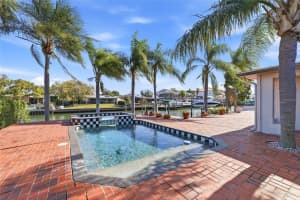 3927 VERSAILLES DRIVE, TAMPA, FL 33634 - MLS#MFRTB8457900