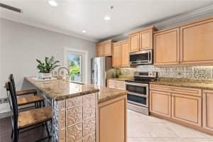512 1ST STREET, INDIAN ROCKS BEACH, FL 33785 - MLS#MFRTB8458083