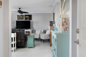 215 SEAHORSE DRIVE, ST PETERSBURG, FL 33705 - MLS#MFRTB8458122